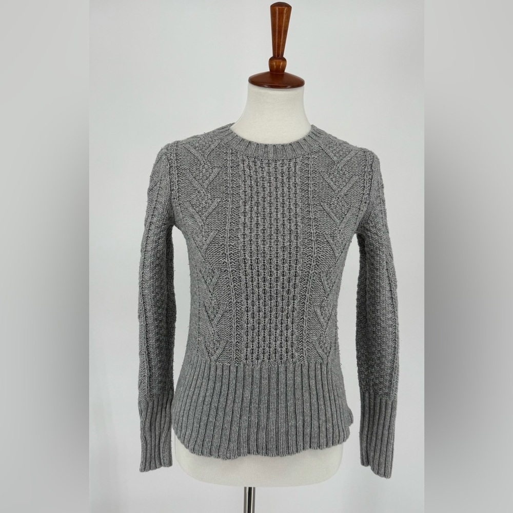 GAP Women’s Gray Cable Knit Sweater Sz. S
